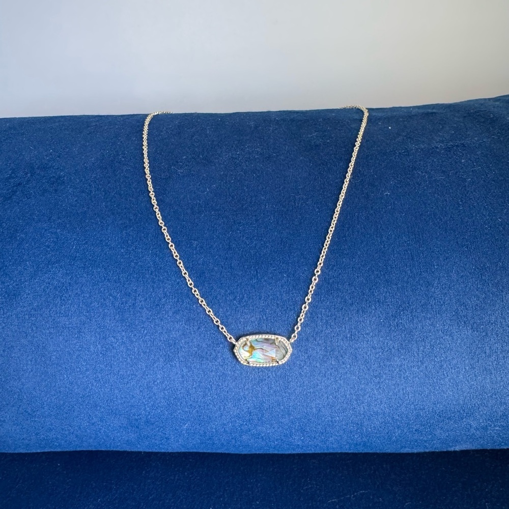 Elisa Gold Pendant Necklace in Abalone Shell